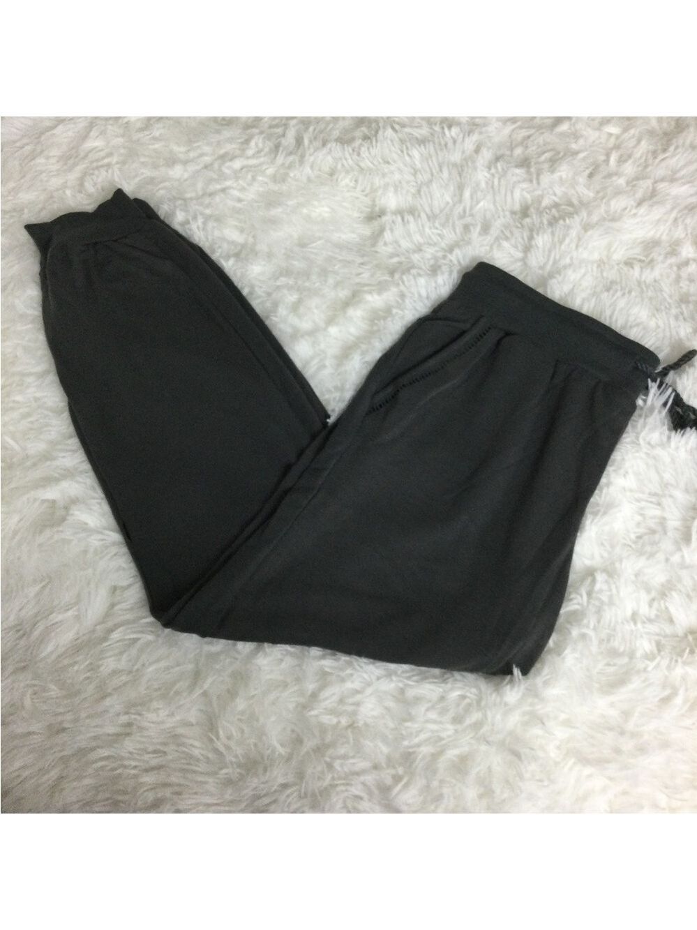 Kensie medium dark gray banded hem joggers
Woman’s size XL